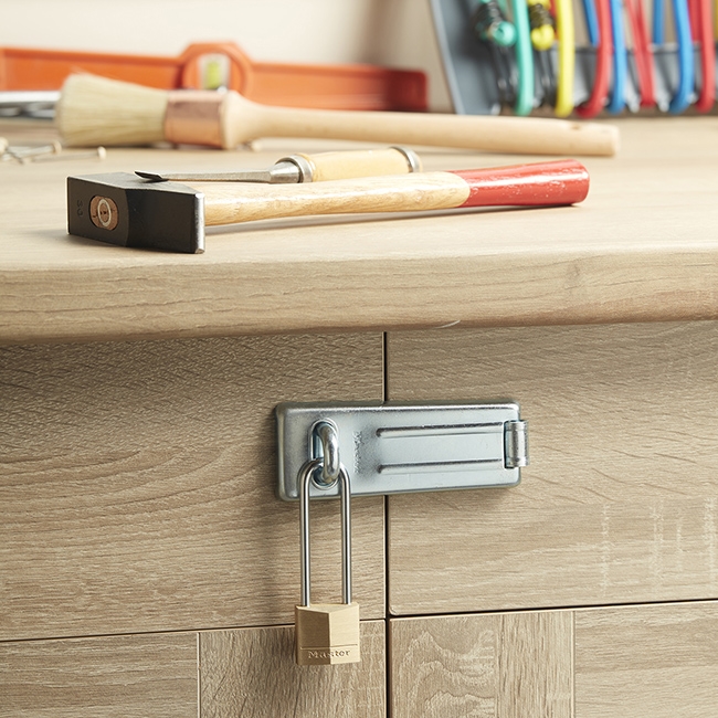 0007321_-30mm-64mm-masterlock Λουκέτο συμπαγές μπρούτζινο 30mm μακρύλαιμο 64mm, MASTERLOCK - Image 4