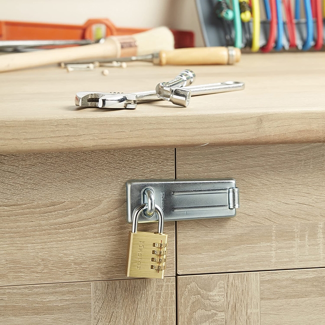 0007461_-40mm-masterlock Λουκέτο μπρούτζινο 40mm με συνδυασμό, MASTERLOCK - Image 3